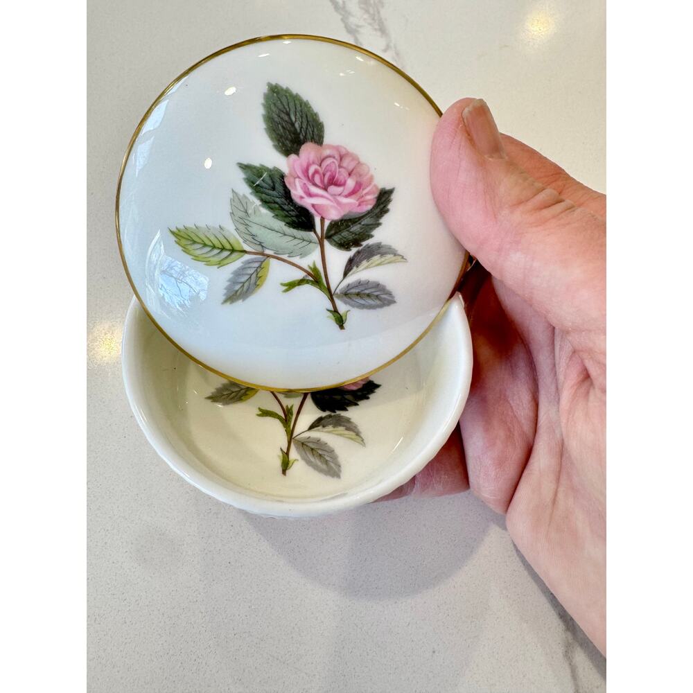 Vintage Wedgwood Hathaway Rose Bone China Trinket Box - Picture 2 of 5